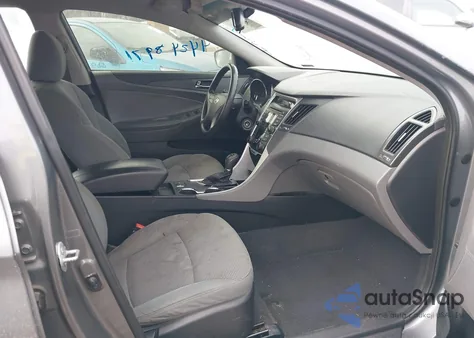 2017 Hyundai Santa Fe Se from USA, damaged, VIN KM8SM4HF3HU181348